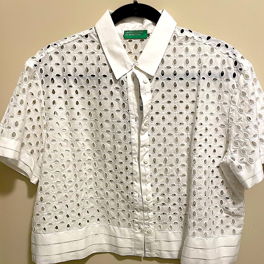 NWT Benetton short sleeve button up. Medium. White w/eyelet detailing. Italian.